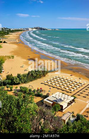 Vieste Gargano. Puglia Puglia Italia. La spiaggia Foto Stock