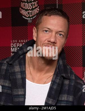 Inglewood, Stati Uniti. 10th Dec, 2022. Immaginate Dragons - Dan Reynolds partecipa al 'KROQ Almost Acoustic Christmas' di Audacy al Kia Forum il 10 dicembre 2022 a Inglewood, California. Foto: Casey Flanigan/imageSPACE/Sipa USA Credit: Sipa USA/Alamy Live News Foto Stock