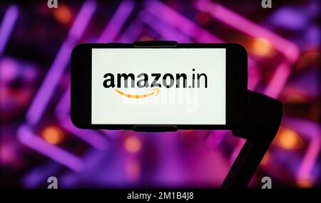 India. 11th Dec, 2022. In questa immagine, il logo di Amazon.in è visualizzato sullo schermo di un telefono cellulare. (Foto di Idrees Abbas/SOPA Images/Sipa USA) Credit: Sipa USA/Alamy Live News Foto Stock