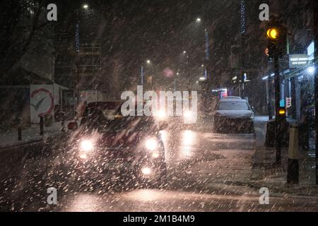 Haringey, Londra, Regno Unito. 11th Dec 2022. Il tempo in Gran Bretagna: La neve cade nel nord di Londra. Credit: Matthew Chattle/Alamy Live News Foto Stock