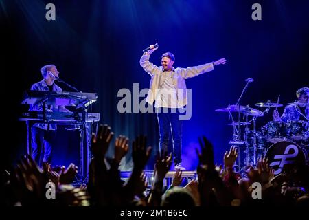 ZWOLLE - artista Flemming durante una performance in palcoscenico pop Hedon. Dopo Davina Michelle, la cantante Flemming Viguurs è il primo artista olandese che è stato nella Top 40 continuamente per un anno dal suo debutto. ANP FERDY DAMMAN olanda fuori - belgio fuori Foto Stock