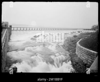 Wachusett Department, Wachusett Dam, Waste Weir, Upper End, Clinton, Massa, ca. 1912-1914 , acquedotto, dighe, canali di versamento Foto Stock