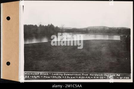 Winimussit [Winimusset] Brook, guardando a valle da Hardwick-Oakham Road, area di drenaggio - 6 miglia quadrate, flusso 44 piedi cubici al secondo - 7,3 piedi cubici al secondo per miglio quadrato, New Braintree, Mass., 4:50, 4 aprile, 1933 , opere d'acqua, immobiliare, fiumi, condizioni sanitarie di spartiacque, inondazioni eventi naturali Foto Stock