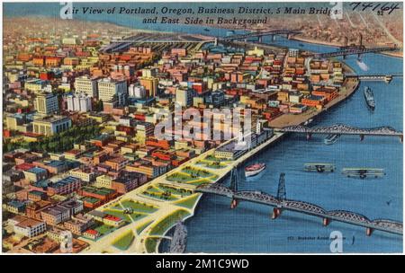 Vista aerea di Portland, Oregon, quartiere degli affari, 5 ponti principali e lato est sullo sfondo, città e città, ponti, Tichnor Brothers Collection, cartoline degli Stati Uniti Foto Stock