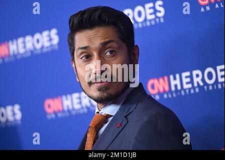 Tenoch Huerta partecipa al 16th° tributo annuale della CNN Heroes: An All-Star, tenutosi presso l'American Museum of Natural History di New York, NY, il 11 dicembre 2022. (Foto di Anthony Behar/Sipa USA) Foto Stock