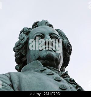 Johann Wolfgang von Goethe, ritratto, statua doppia Goethe-Schiller monumento, scultore Ernst Rietschel, Weimar, Turingia, Germania, Europa Foto Stock