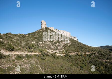 Dents de Roque Frocade, letteralmente denti di Roque Frocade, alla Sainte Baume nel dipartimento Bouches-du-Rhone, nel sud della Francia Foto Stock