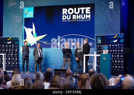 RHUM MULTI, Loic ESCOFFIER vincitore durante la premiazione della Route du Rhum 2022 il 10 dicembre 2022 al Salon nautique de Paris di Parigi, Francia - Foto: Nicolas Pehe/DPPI/LiveMedia Foto Stock