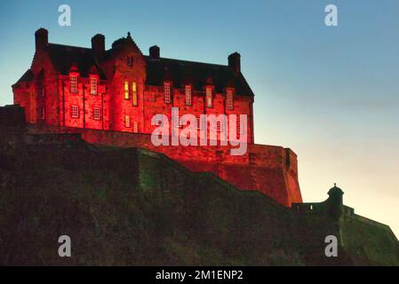 Il castello di Edimburgo al tramonto Foto Stock