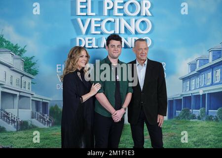 Madrid, Spagna. 12th Dec, 2022. Attore Tom Hanks al film “El peor vecino del mundo” di Madrid lunedì 12 dicembre 2022. Credit: STAMPA CORDON/Alamy Live News Foto Stock