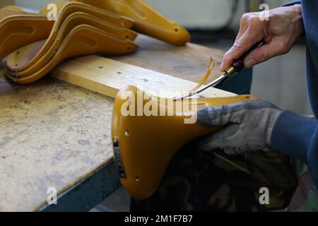 Regno Unito /Birmingham/ Smethwick/ Brooks Inghilterra/ Special Edition le selle di Brooks sono rifinite a mano Foto Stock