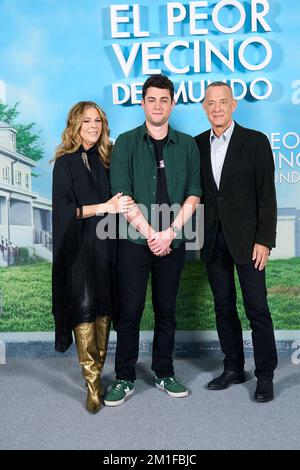 Tom Hanks, Mariana Trevino, Marc Forster, Rachel Keller, Truman Hanks partecipa alla Photocall ‘Un uomo chiamato otto’ presso il Ritz Hotel il 12 dicembre 2022 a Madrid, Spagna Foto Stock