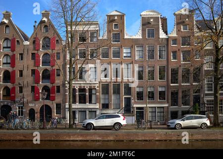 Fotografia dell'edificio a Reguliersgracht 17, Amsterdam, dal lato opposto del canale. Foto Stock