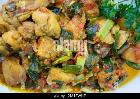 Ayam rica-rica è cibo tradizionale dal Manado Indonesia pollo con spezie Foto Stock