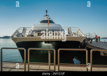 ITALIA,TRAPANI-20 OTTOBRE: Trapani è una città sulla costa occidentale della Sicilia. Vista della stazione navale di Trapani il 20 settembre 2022, Trapani, Sicilia. Foto Stock