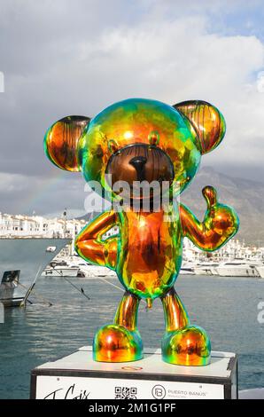 Arte contemporanea, JoGis Bear arte in mostra nel porto di Puerto Banus, Andalusia, Costa del Sol, Spagna. Foto Stock