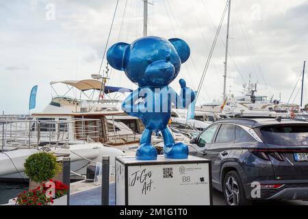 Arte contemporanea, JoGis Bear arte in mostra nel porto di Puerto Banus, Andalusia, Costa del Sol, Spagna. Foto Stock