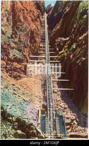 Scenica pendenza dal fondo della Gola reale, Colom. , Montagne, impianti sportivi e ricreativi, Tichnor Brothers Collection, cartoline degli Stati Uniti Foto Stock