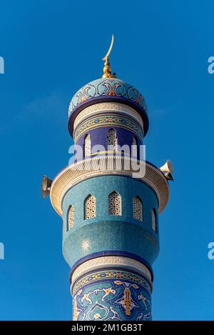 Minareto di Masjid al Rasool alA'dham (Moschea al Lawati), Muttrah, Muscat, Oman Foto Stock