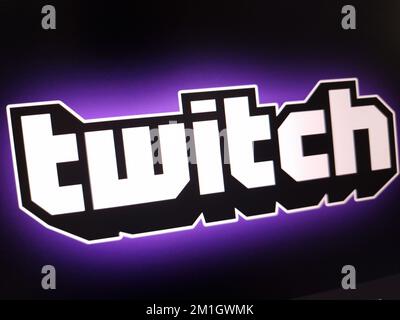 KONSKIE, POLONIA - 12 dicembre 2022: Logo Twitch visualizzato sullo schermo del computer portatile Foto Stock