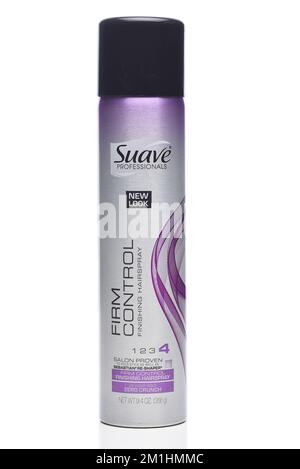 IRVINE, CALIFORNIA - 12 DEC 2022: Una bomboletta di Suave Firm Control Hair Spray. Foto Stock