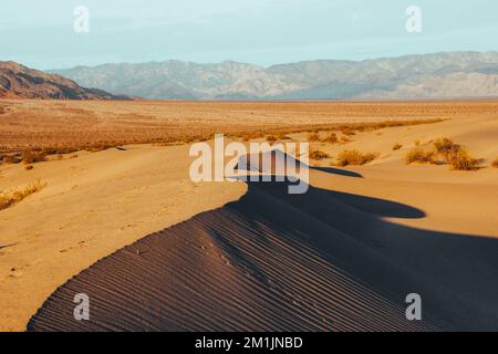 Mesquite Flat dune di sabbia, il Parco Nazionale della Valle della Morte, California Foto Stock