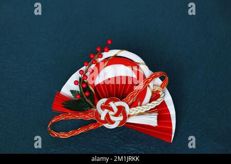 Vita morta delle decorazioni giapponesi di Capodanno come materiale per i biglietti d'auguri di Capodanno Foto Stock