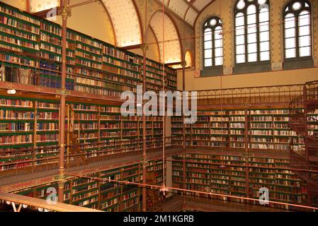 Amsterdam, Paesi Bassi. Dicembre 2022. La biblioteca del Rijksmuseum di Amsterdam. Foto di alta qualità Foto Stock