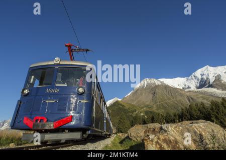 Francia Haute-Savoie (74) Saint-Gervais/Les Houches, Monte Bianco Tramway e picco di Bionnassay visto da Bellevue, massiccio del Monte Bianco Foto Stock