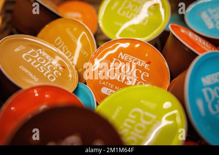 Caffè istantaneo in capsule - Nescafe Dolce gusto, a Cercany, Repubblica Ceca, 12 dicembre 2022. (CTK Photo/Martin Macak Gregor) Foto Stock