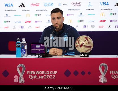 Doha, Qatar - 12 dicembre 2022, Nicolas Tagliafico argentino risponde ai media durante una conferenza stampa al Qatar National Convention Center QNCC durante la Coppa del mondo FIFA 2022 il 12 dicembre 2022 a Doha, Qatar - Foto Jean Catuffe / DPPI Foto Stock