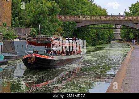 Regents Canal Towpath, Camden, North London, Inghilterra, Regno Unito, NW1 7TN Foto Stock