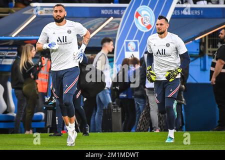 Gianluigi DONNARUMMA di PSG e Alexandre LETELLIER di PSG durante il campionato francese Ligue 1 partita di calcio tra RC Strasburgo e Parigi Saint-Germain il 29 aprile 2022 allo stadio la Meinau di Strasburgo, Francia - Foto Matthieu Mirville / DPPI Foto Stock