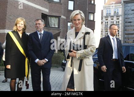 20111023 - BRUXELLES, BELGIO: La principessa Astrid del Belgio arriva per l'inaugurazione della nuova chiesa danese "Vor Frue Kirke", a Bruxelles, domenica 23 ottobre 2011. BELGA FOTO ALAIN ROLLAND Foto Stock