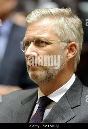 20111115 - BRUXELLES, BELGIO: Il principe ereditario Philippe del Belgio ha raffigurato nella Camera (Kamer / Chambre) in occasione della Festa del Re, martedì 15 novembre 2011. FOTO DI BELGA ERIC LALMAND Foto Stock