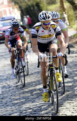 20120327 - OUDENAARDE, BELGIO: Steven Van Vooren belga di Topsport Vlaanderen - Mercatore nella foto durante la prima tappa della gara ciclistica Driedaagse De Panne - Koksijde, a 201,6 km da Middelkerke a Oudenaarde, martedì 27 marzo 2012. FOTO DI BELGA DIRK WAEM Foto Stock