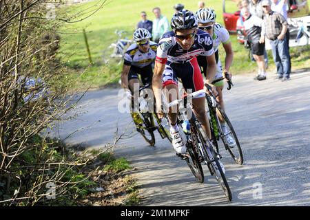 20120327 - OUDENAARDE, BELGIO: Steven Van Vooren belga di Topsport Vlaanderen - Mercator e belga Tosh Van der Sande di Lotto - Belisol nella prima tappa della gara ciclistica Driedaagse De Panne - Koksijde, a 201,6 km da Middelkerke a Oudenaarde, martedì 27 marzo 2012. FOTO DI BELGA DIRK WAEM Foto Stock