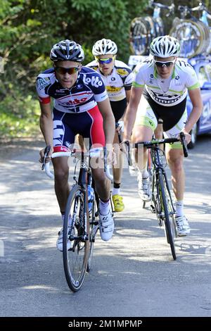 20120327 - OUDENAARDE, BELGIO: Il belga Tosh Van der Sande di Lotto - Belisol e il belga Steven Van Vooren di Topsport Vlaanderen - Mercatore nella prima tappa della gara ciclistica Driedaagse De Panne - Koksijde, a 201,6 km da Middelkerke a Oudenaarde, martedì 27 marzo 2012. FOTO DI BELGA DIRK WAEM Foto Stock