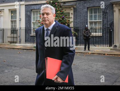 Londra, Regno Unito. 13th Dec, 2022. Steve Barclay, deputato, Segretario di Stato per la salute e l'assistenza sociale. I ministri conservatori del governo Sunak partecipano alla riunione settimanale del gabinetto al 10 di Downing Street a Westminster. Credit: Imageplotter/Alamy Live News Foto Stock