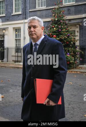 Londra, Regno Unito. 13th Dec, 2022. Steve Barclay, deputato, Segretario di Stato per la salute e l'assistenza sociale. I ministri conservatori del governo Sunak partecipano alla riunione settimanale del gabinetto al 10 di Downing Street a Westminster. Credit: Imageplotter/Alamy Live News Foto Stock