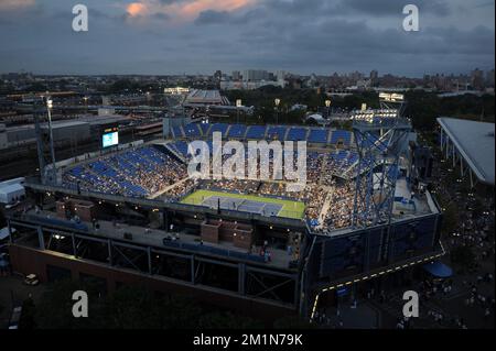 20120827 - NEW YORK, STATI UNITI: L'illustrazione mostra lo stadio Louis Armstrong durante il torneo di tennis US Open Grand Slam, a Flushing Meadows, a New York City, USA, lunedì 27 agosto 2012. FOTO DI BELGA YORICK JANSENS Foto Stock