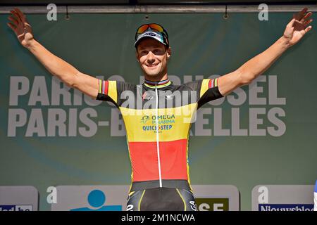 20120907 - BRUXELLES, BELGIO: Il campione nazionale belga Tom Boonen del team Omega Pharma - Quick Step festeggia sul podio dopo aver vinto la 92nd° edizione della gara ciclistica Parigi-Bruxelles/Parijs-Brussel, che si terrà a Bruxelles venerdì 07 settembre 2012. FOTO DI BELGA DAVID STOCKMAN Foto Stock