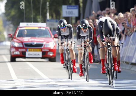 20120916 - VALKENBURG, PAESI BASSI: Team specializzato - Lululemon con l'olandese Ellen Van Dijk (davanti) raffigurato durante il cronometro femminile della squadra d'élite, 34,2km da Sittard-Geleen a Valkenburg in occasione del Campionato mondiale di ciclismo su strada UCI, domenica 16 settembre 2012 a Valkenburg, nei Paesi Bassi. BELGA FOTO KRISTOF VAN ACCOM Foto Stock