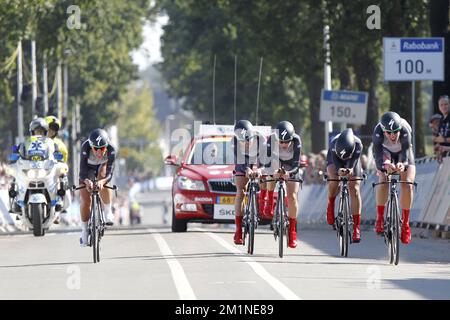 20120916 - VALKENBURG, PAESI BASSI: Team specializzato - Lululemon con l'olandese Ellen Van Dijk (R) nella foto durante il cronometro femminile della squadra d'élite, 34,2km da Sittard-Geleen a Valkenburg in occasione dei Campionati mondiali di ciclismo su strada UCI, domenica 16 settembre 2012 a Valkenburg, Paesi Bassi. BELGA FOTO KRISTOF VAN ACCOM Foto Stock