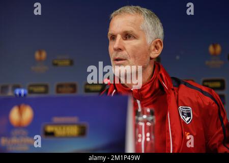 20121121 - BRUGGE, BELGIO: Il capo allenatore di Bordeaux Francis Gillot ha illustrato in una conferenza stampa del Club francese Bordeaux, mercoledì 21 novembre 2012 a Brugge. Il Club Brugge giocherà una partita della quinta giornata nel Gruppo D nel torneo Europa League, contro Bordeaux, domani. FOTO DI BELGA BRUNO FAHY Foto Stock