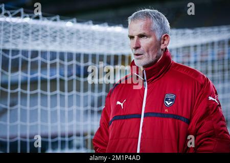 20121121 - BRUGGE, BELGIO: Il capo allenatore di Bordeaux Francis Gillot ha illustrato in una sessione di allenamento del Club francese Bordeaux, mercoledì 21 novembre 2012 a Brugge. Il Club Brugge giocherà una partita della quinta giornata nel Gruppo D nel torneo Europa League, contro Bordeaux, domani. FOTO DI BELGA BRUNO FAHY Foto Stock