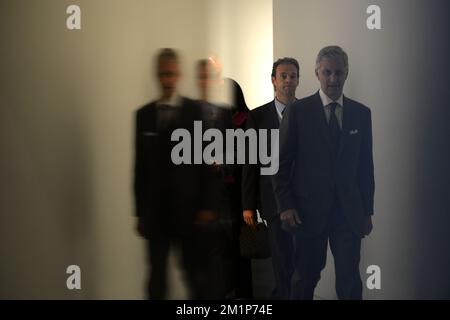 20121128 - AUCKLAND, NUOVA ZELANDA: Il principe ereditario Philippe del Belgio ha raffigurato durante una visita alla galleria del Museo della prima guerra mondiale il 12th° giorno di una missione economica in Australia e Nuova Zelanda, mercoledì 28 novembre 2012. FOTO DI BELGA ERIC LALMAND Foto Stock