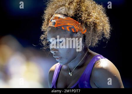 20130115 - MELBOURNE, AUSTRALIA: US Serena Williams in azione durante la partita tra US Serena Williams e Edina Gallovits-Hall rumena, nel primo round del torneo femminile al Grand Slam 'Australian Open', martedì 15 gennaio 2013 al Melbourne Park, Melbourne, Australia. Williams ha vinto 6-0, 6-0. FOTO DI BELGA PATRICK HAMILTON Foto Stock