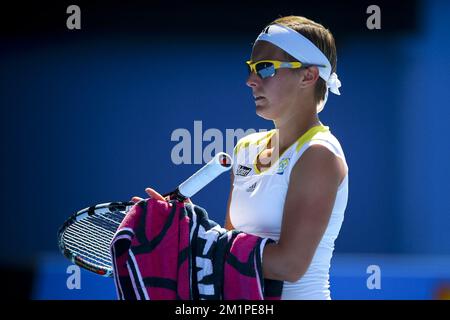 20130120 - MELBOURNE, AUSTRALIA: Kirsten Flipkens belga raffigurato durante la partita tra il belga Kirsten Flipkens (WTA 43) e il russo Maria Sharapova, nel turno finale più garante del torneo femminile di single al Grand Slam 'Australian Open', domenica 20 gennaio 2013 al Melbourne Park, Melbourne, Australia. Flipkens perse in due set: 6-1 e 6-0. FOTO DI BELGA PATRICK HAMILTON Foto Stock