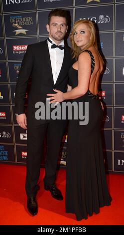 20130123 - OOSTENDE, BELGIO: Il portiere di OHL Logan Bailly e sua moglie Jessica Kappert arrivano per la 59th edizione della cerimonia di premiazione Golden Shoe, mercoledì 23 gennaio 2013, presso lo studio VTM di Vilvoorde. La scarpa d'oro (Gouden Schoen / Soulier d'Or) è un premio per il miglior giocatore di calcio del campionato belga di Jupiler Pro League durante l'anno 2012. FOTO DI BELGA DIRK WAEM Foto Stock